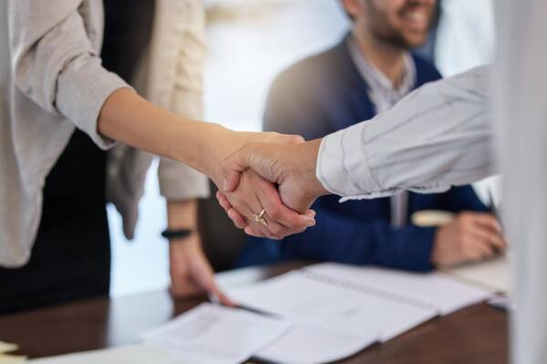 handshake-wealthvisory-600x400