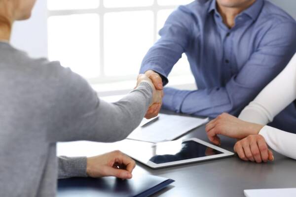 wealthvisory-handshake-600x400